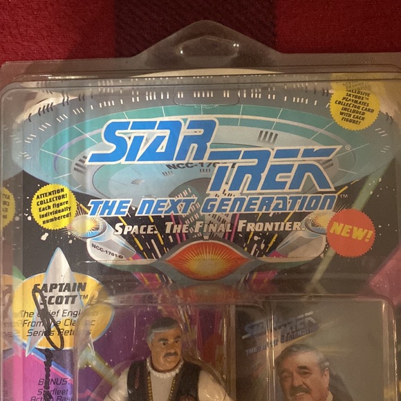 Star Trek the Next Generation CAPTAIN SCOTT( AUTOGRAPHED) in MINT Condition - Picture 3 of 8